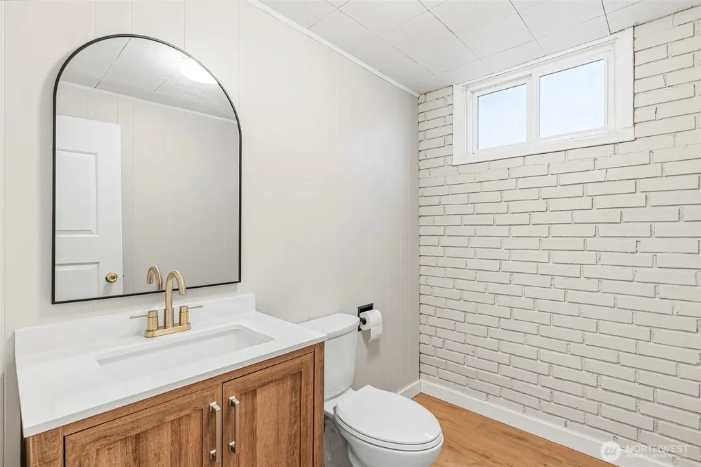 4212 Westside Highway Castle Rock WA 98611