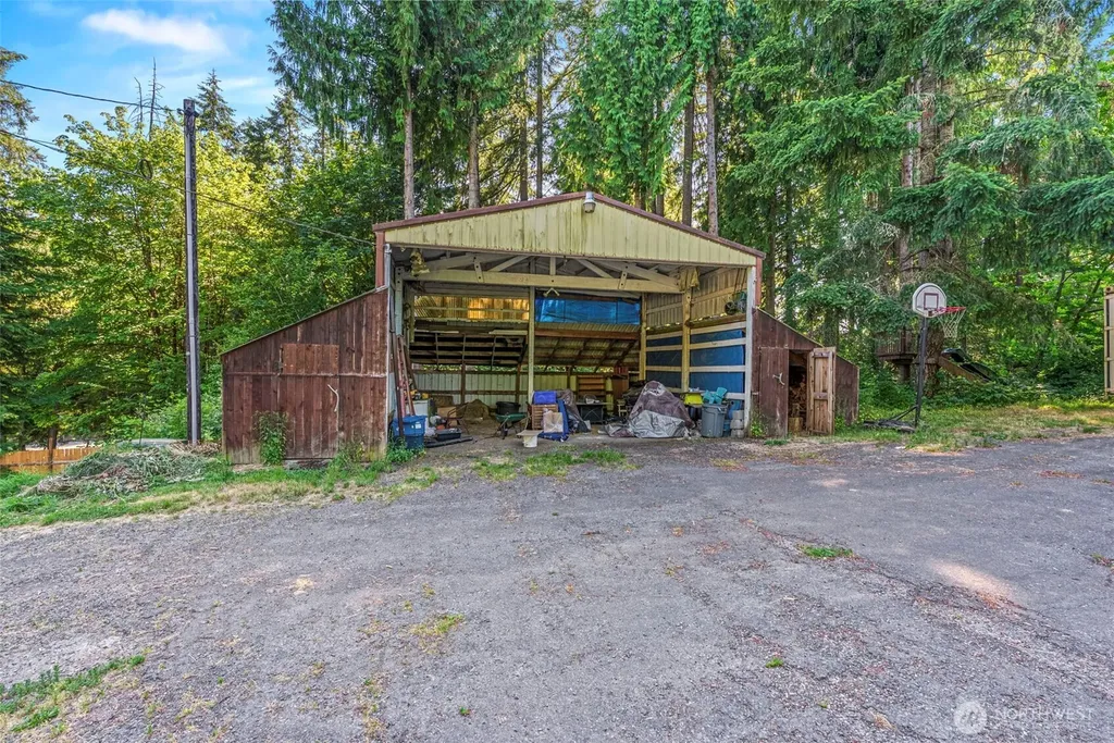 4212 Westside Highway Castle Rock WA 98611