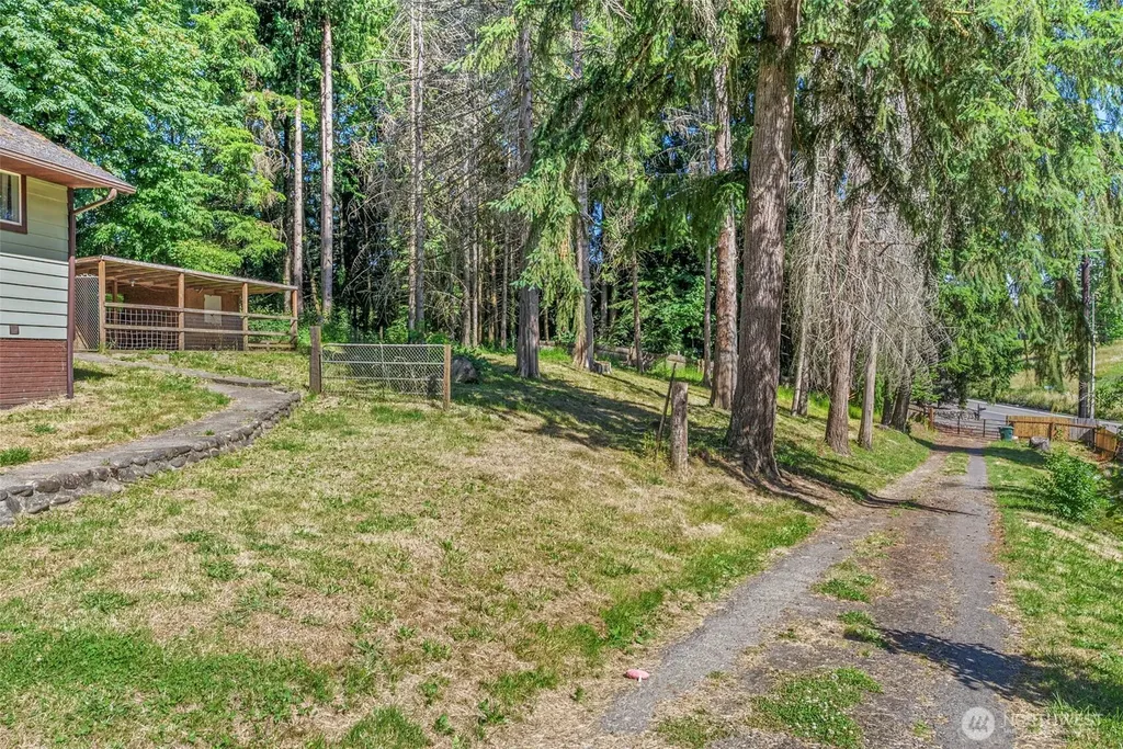 4212 Westside Highway Castle Rock WA 98611