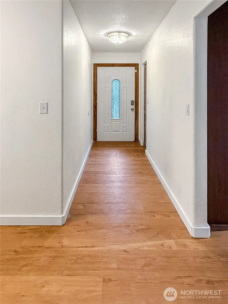4212 Westside Highway Castle Rock WA 98611
