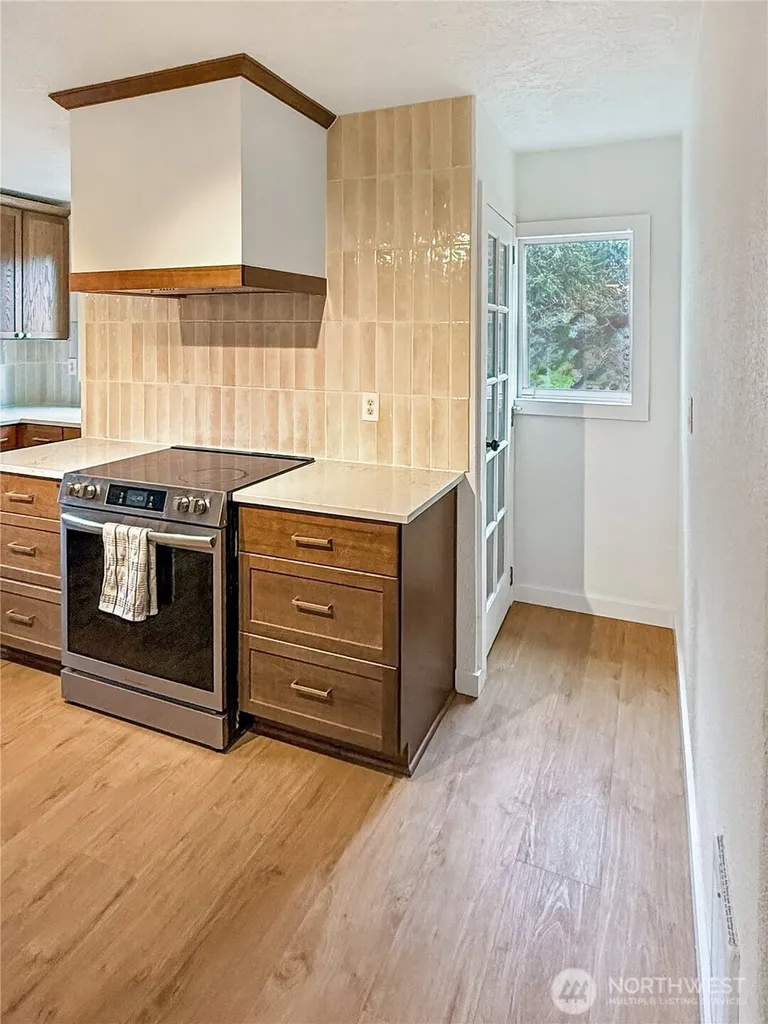 4212 Westside Highway Castle Rock WA 98611