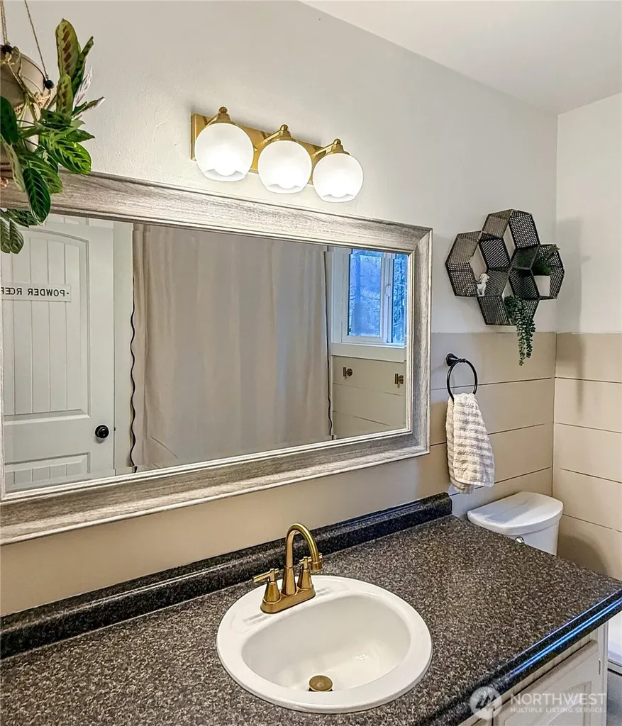 4212 Westside Highway Castle Rock WA 98611