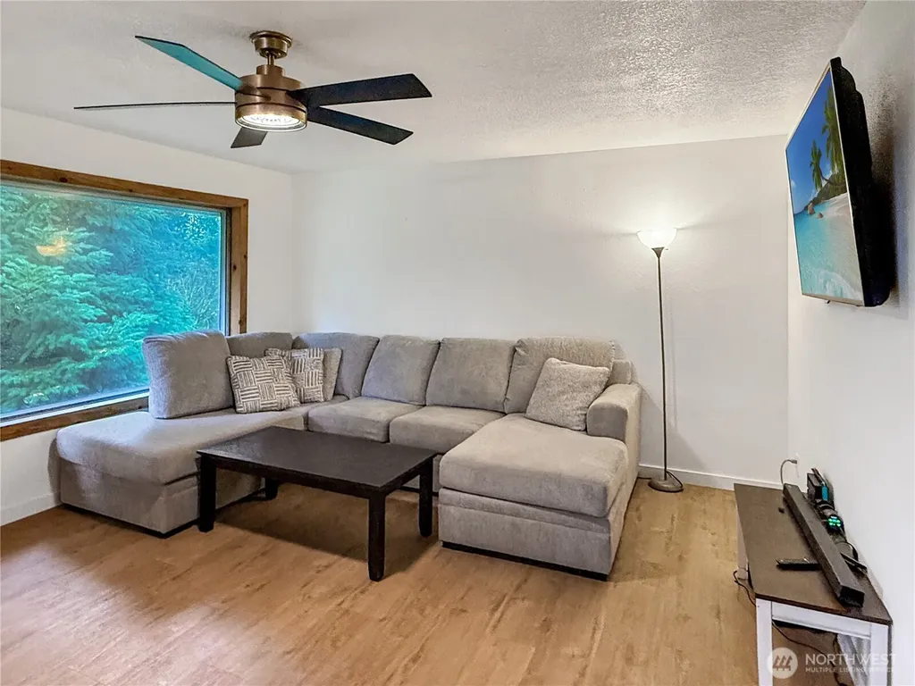 4212 Westside Highway Castle Rock WA 98611