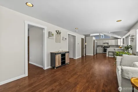 2906 32nd Avenue Ct SE Puyallup WA 98374