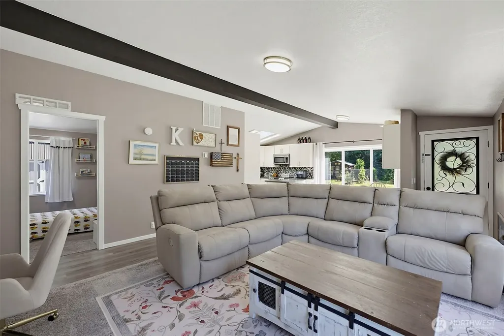 61 Hot Dog Lane Elma WA 98541