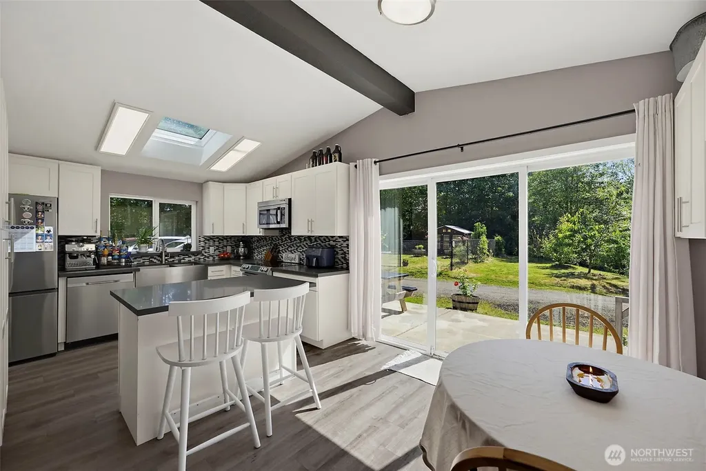 61 Hot Dog Lane Elma WA 98541