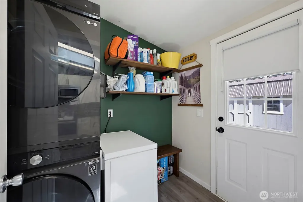 61 Hot Dog Lane Elma WA 98541
