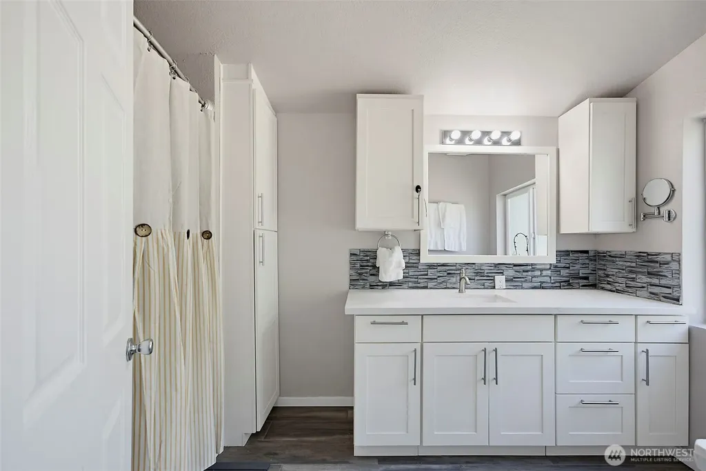 61 Hot Dog Lane Elma WA 98541