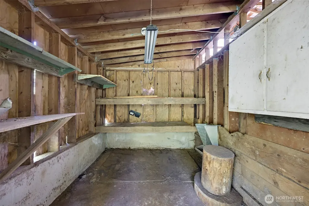 61 Hot Dog Lane Elma WA 98541