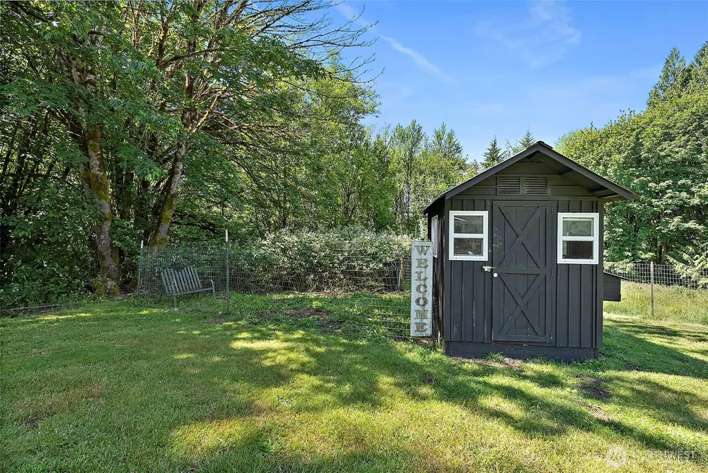 61 Hot Dog Lane Elma WA 98541