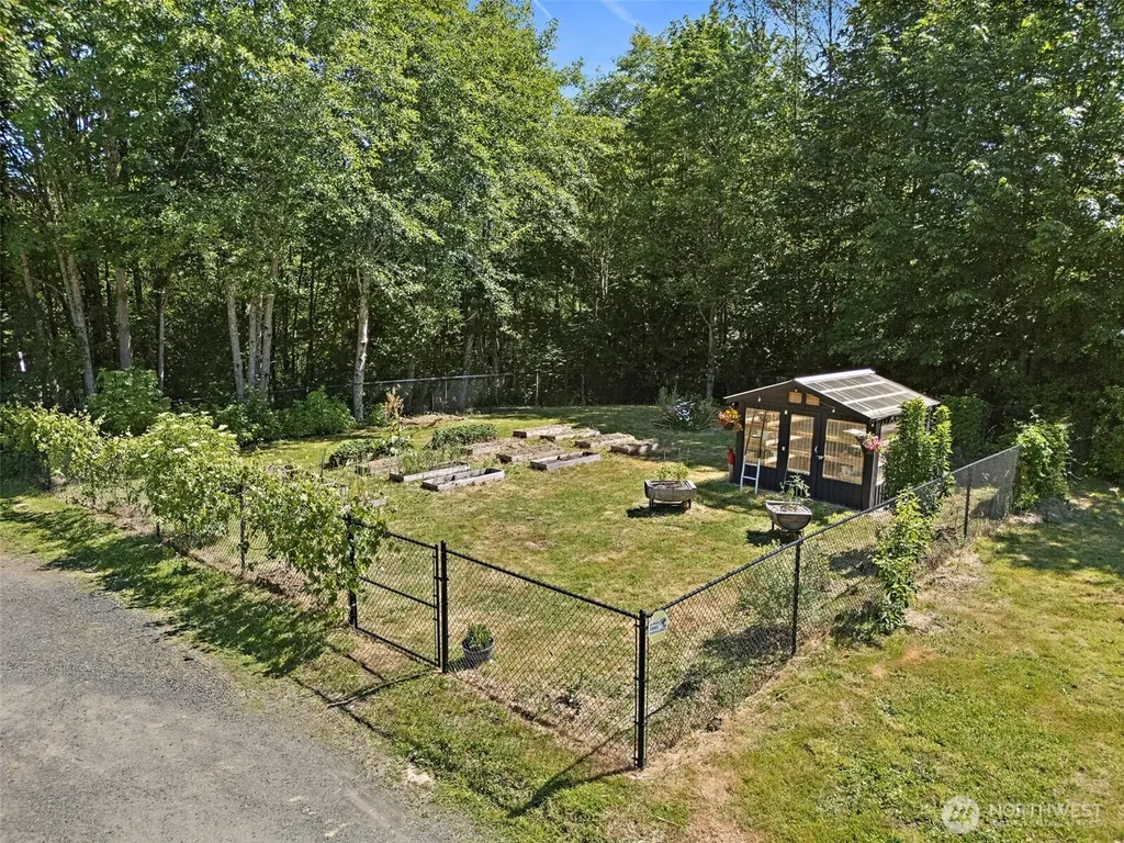 61 Hot Dog Lane Elma WA 98541