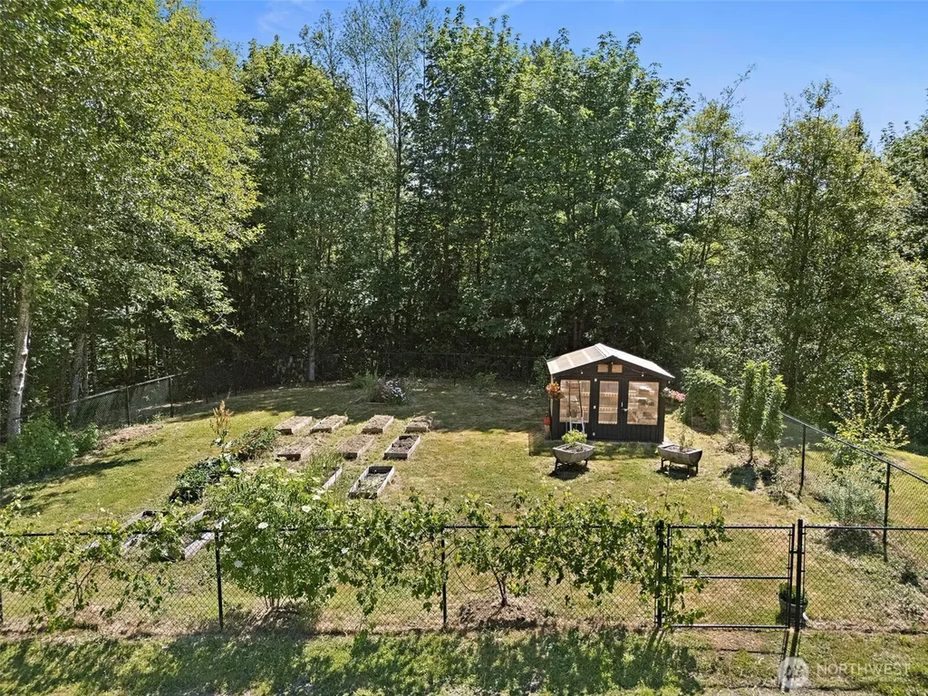 61 Hot Dog Lane Elma WA 98541