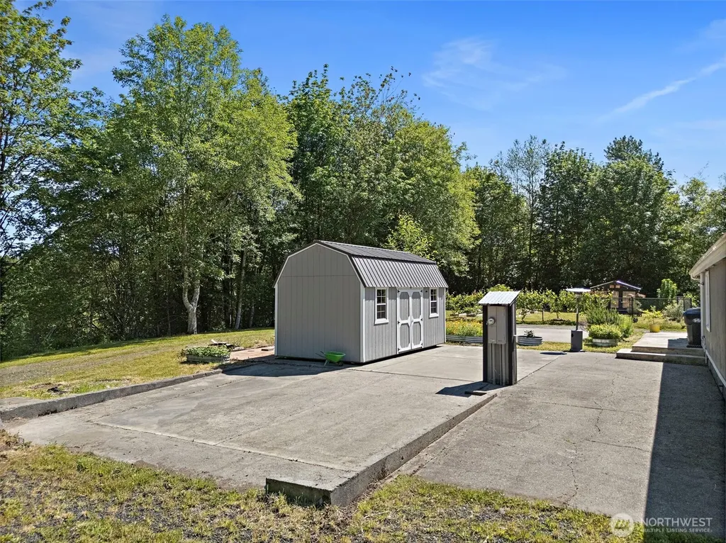61 Hot Dog Lane Elma WA 98541