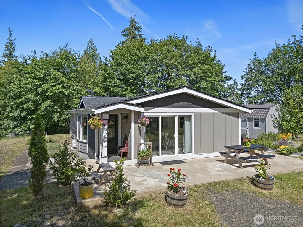 61 Hot Dog Lane Elma WA 98541