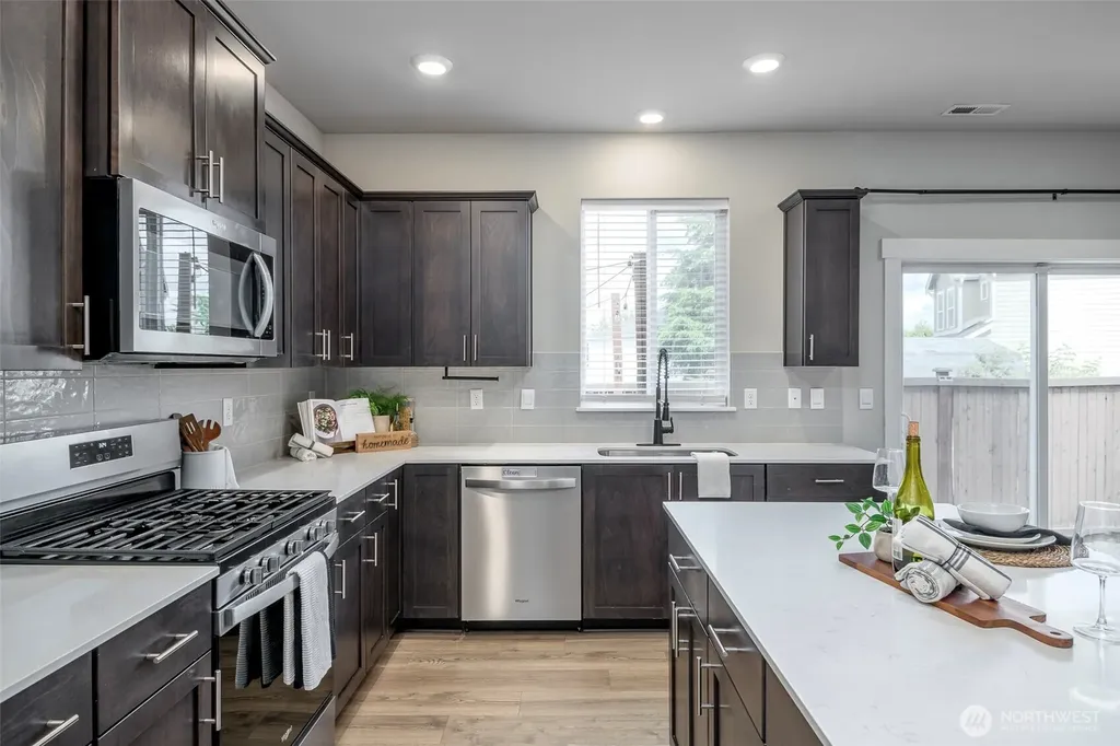 18611 111th Avenue E Puyallup WA 98374