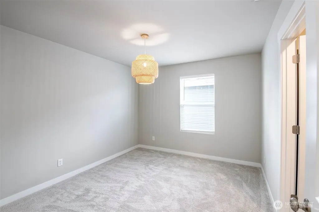 18611 111th Avenue E Puyallup WA 98374