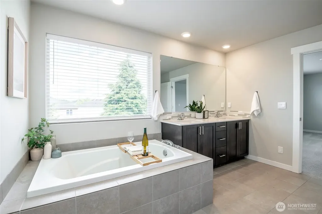 18611 111th Avenue E Puyallup WA 98374