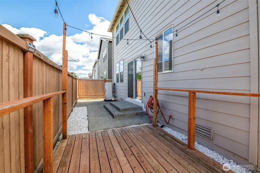 18611 111th Avenue E Puyallup WA 98374