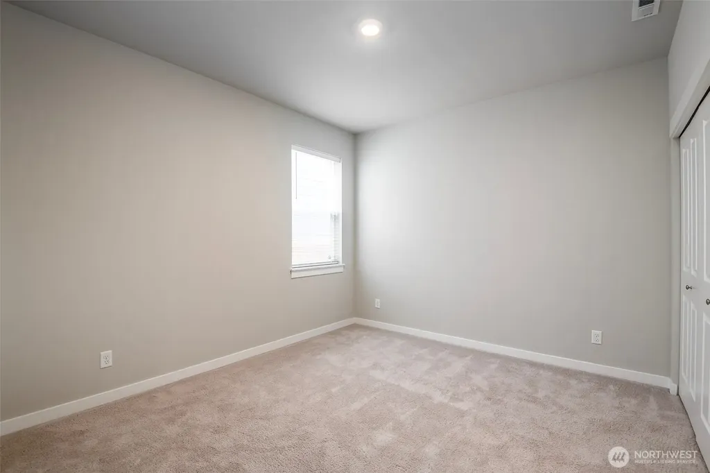 18611 111th Avenue E Puyallup WA 98374