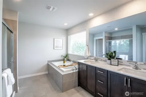 18611 111th Avenue E Puyallup WA 98374