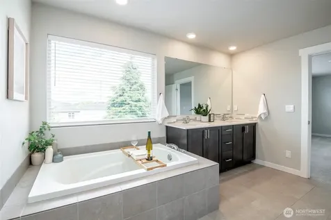 18611 111th Avenue E Puyallup WA 98374