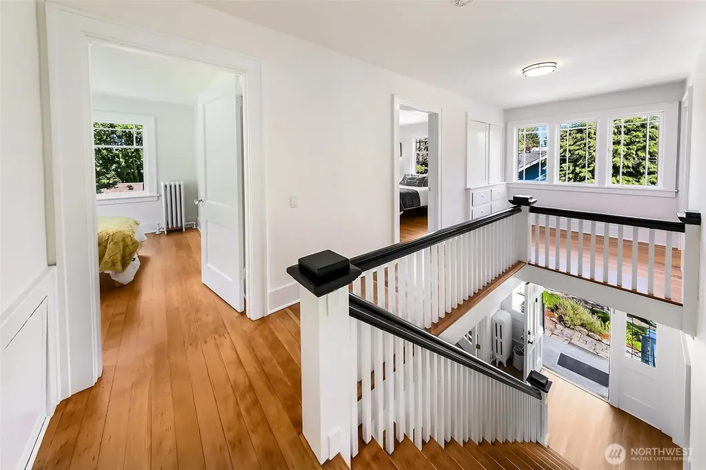 2415 E Newton Street Seattle WA 98112