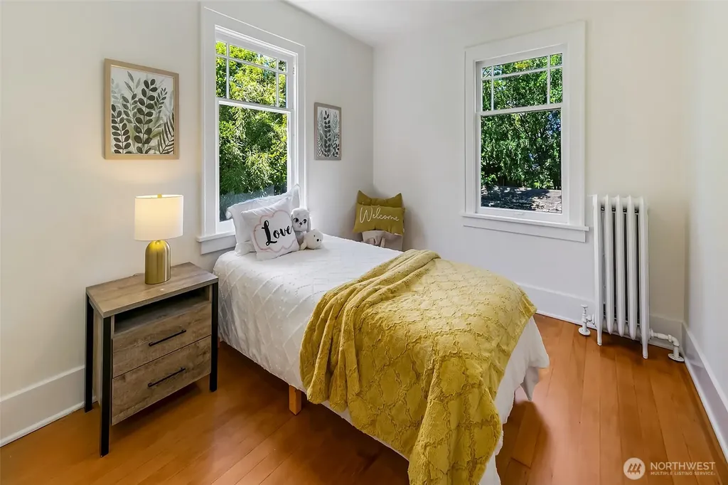 2415 E Newton Street Seattle WA 98112