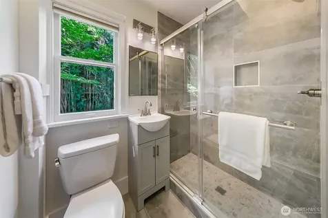 2415 E Newton Street Seattle WA 98112