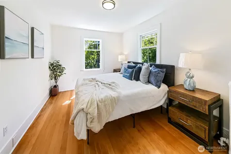 2415 E Newton Street Seattle WA 98112