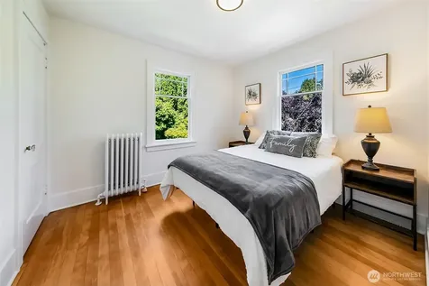 2415 E Newton Street Seattle WA 98112