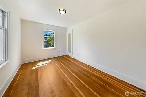 2415 E Newton Street Seattle WA 98112