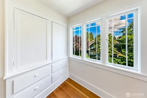 2415 E Newton Street Seattle WA 98112