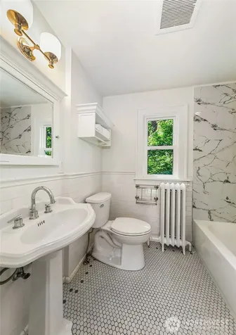 2415 E Newton Street Seattle WA 98112