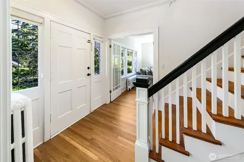 2415 E Newton Street Seattle WA 98112