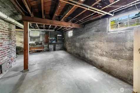 2415 E Newton Street Seattle WA 98112
