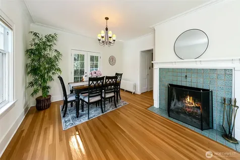 2415 E Newton Street Seattle WA 98112