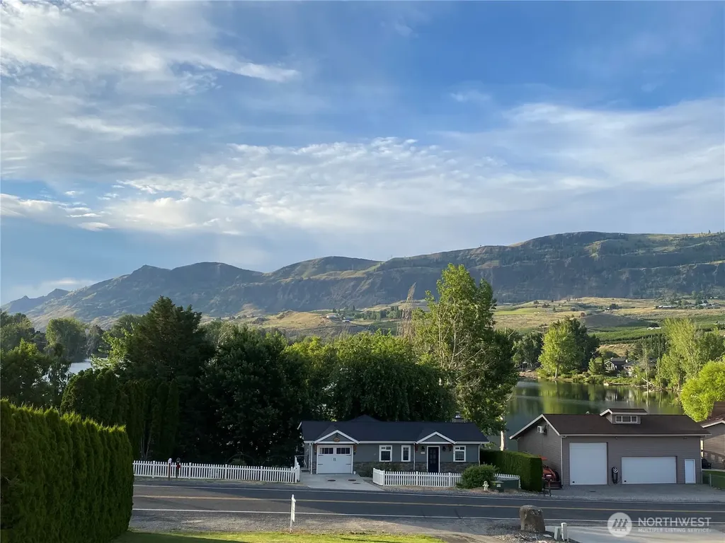 2961 Riviera Boulevard Malaga WA 98828