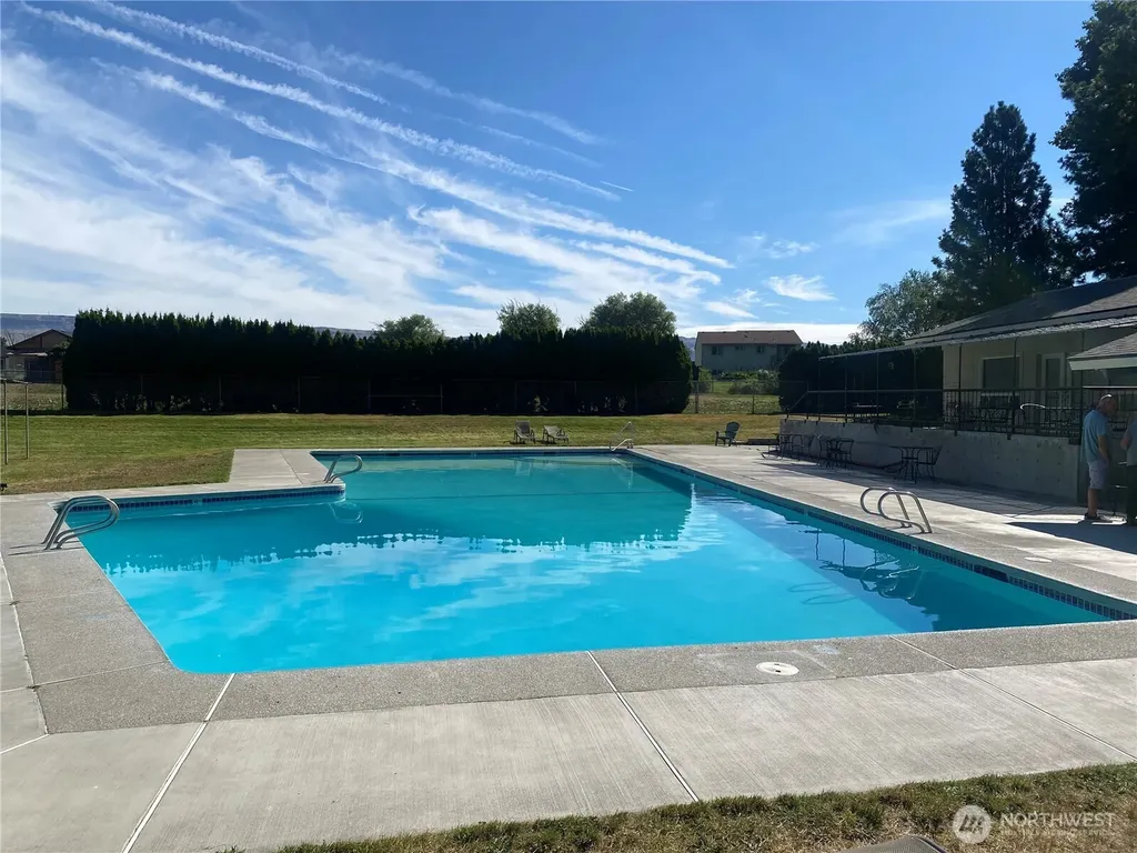 2961 Riviera Boulevard Malaga WA 98828