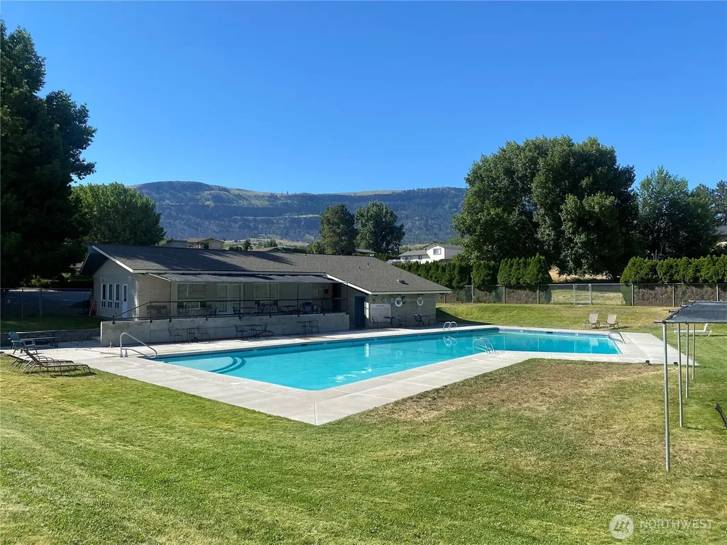 2961 Riviera Boulevard Malaga WA 98828