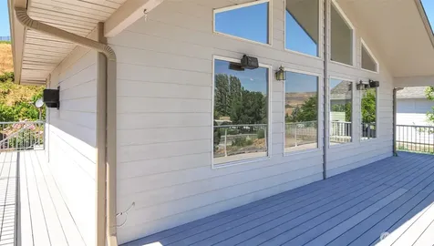 2961 Riviera Boulevard Malaga WA 98828