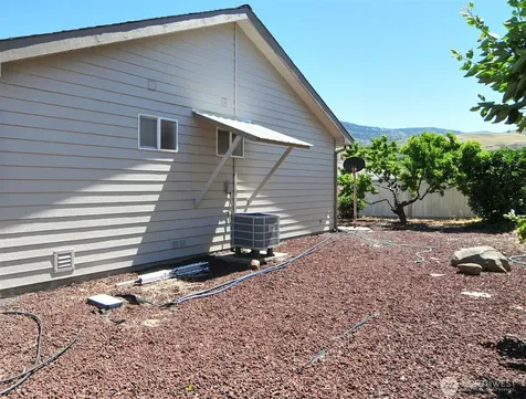 2961 Riviera Boulevard Malaga WA 98828