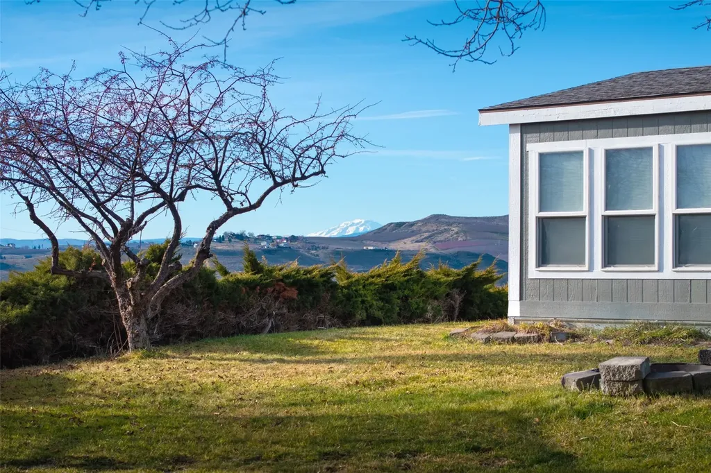 401 Clemans View Road Selah WA 98942