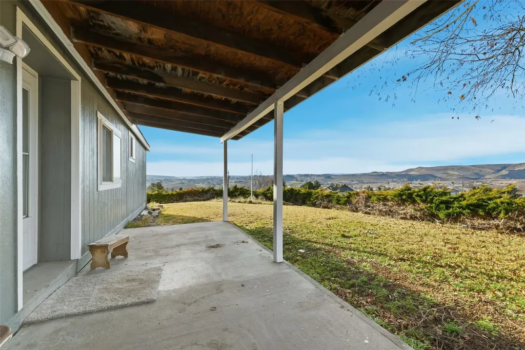 401 Clemans View Road Selah WA 98942