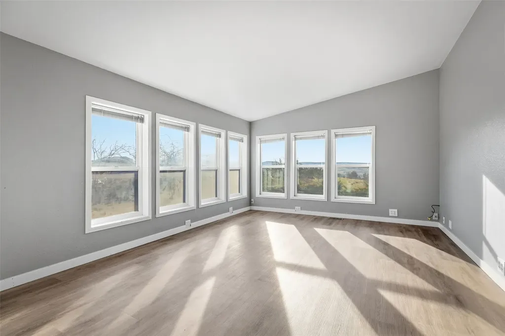 401 Clemans View Road Selah WA 98942