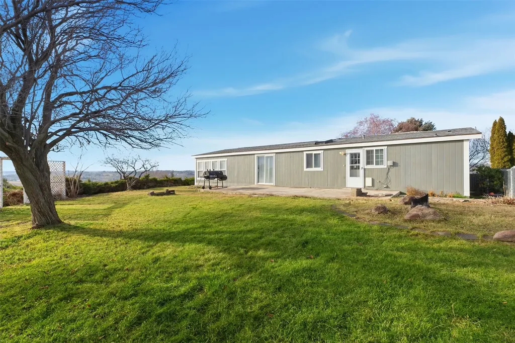401 Clemans View Road Selah WA 98942