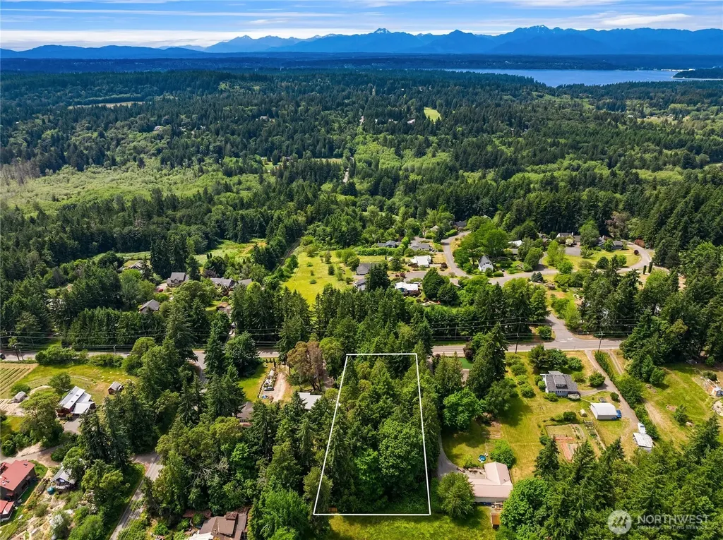 113 North Madison Avenue NE Bainbridge Island WA 98110