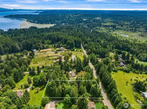 113 North Madison Avenue NE Bainbridge Island WA 98110