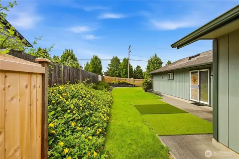 6524 64th Place NE Marysville WA 98270