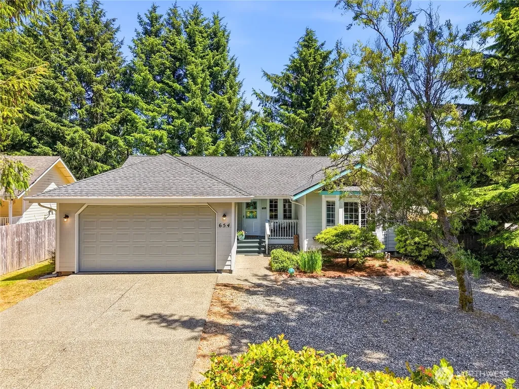 654 Woodland Loop NE Ocean Shores WA 98569
