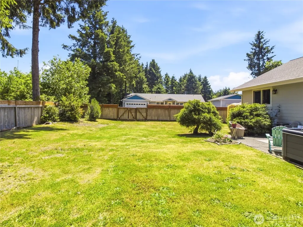 654 Woodland Loop NE Ocean Shores WA 98569